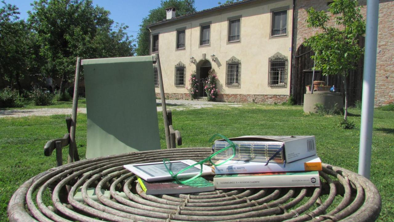 B&B La Casa Dei Prugni Boretto Buitenkant foto
