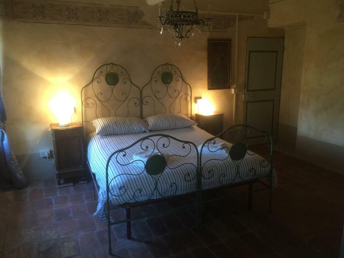B&B La Casa Dei Prugni Boretto Buitenkant foto